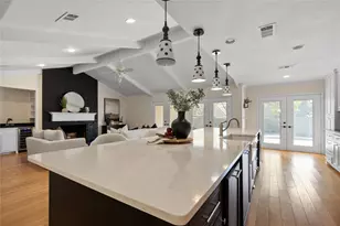 2125 Lakecrest Dr, Grapevine, TX 76051 - Photo 11