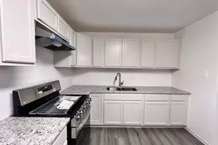 208 N 36th St, Corsicana, TX 75110 - Photo 3