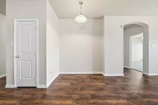 5105 Glen Eden Dr, Fort Worth, TX 76119 - Photo 11