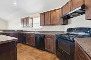 5105 Glen Eden Dr, Fort Worth, TX 76119 - Photo 9