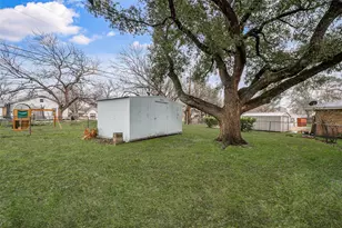 513 N 38th St, Corsicana, TX 75110 - Photo 13