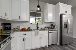 115 Valley Ridge Ct, Bridgeport, TX 76426 - Photo 15