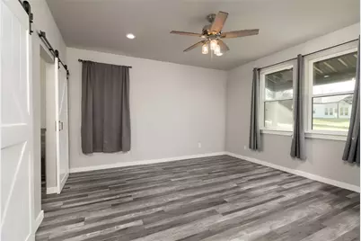 115 Valley Ridge Court, Bridgeport, TX 76426 - Photo 17