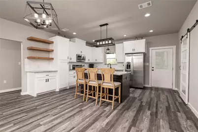 115 Valley Ridge Court, Bridgeport, TX 76426 - Photo 11