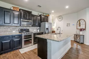 1108 Dublin Dr, Cleburne, TX 76033 - Photo 11