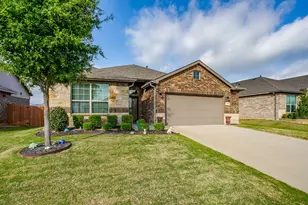 1108 Dublin Dr, Cleburne, TX 76033 - Photo 3