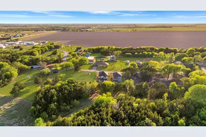 232 Hilltop Drive, Ennis, TX 75119 - Photo 33