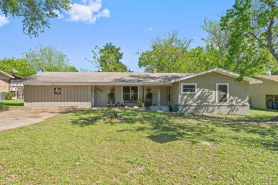 602 Colonial Drive, Athens, TX 75751 - Photo 1