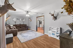602 Colonial Dr, Athens, TX 75751 - Photo 1