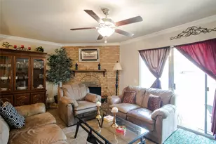 3637 Hillsdale Ln, Garland, TX 75042 - Photo 5