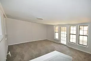 402 E Carolyn Dr, Garland, TX 75041 - Photo 11