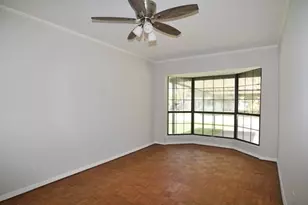 402 E Carolyn Dr, Garland, TX 75041 - Photo 5