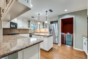 2705 Black Oak Ln, Arlington, TX 76012 - Photo 11