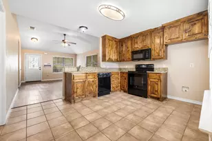 1251 W Hyman St, Stephenville, TX 76401 - Photo 7