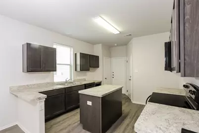 5640 Willamette Drive, Fort Worth, TX 76119 - Photo 3