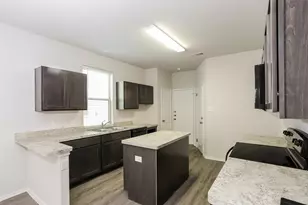 5640 Willamette Dr, Fort Worth, TX 76119 - Photo 3