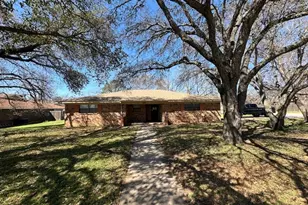 1200 Cliff Dr, Graham, TX 76450 - Photo 1