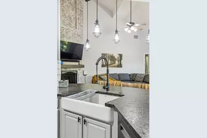 825 Hillside Drive, McKinney, TX 75071 - Photo 11