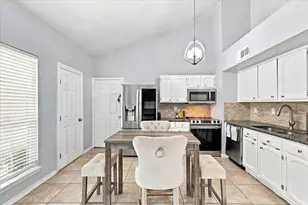 420 Vincent St, Cedar Hill, TX 75104 - Photo 9