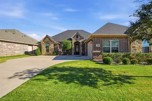 108 Spieth Ct, Granbury, TX 76048 - Photo 3