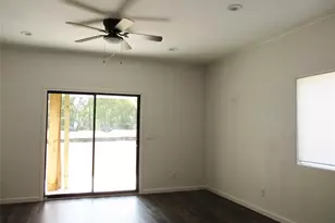 410 E 8th St, Bonham, TX 75418 - Photo 5