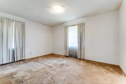 9935 Knoll Krest Drive, Dallas, TX 75238 - Photo 17