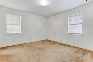 9935 Knoll Krest Dr, Dallas, TX 75238 - Photo 19