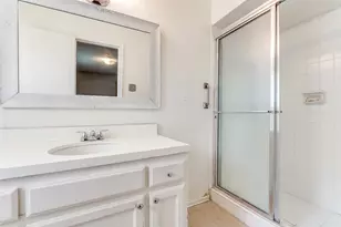 9935 Knoll Krest Dr, Dallas, TX 75238 - Photo 21