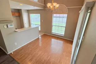 6301 Fairlane Dr, Arlington, TX 76001 - Photo 9