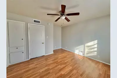 1005 W Hickory Street #W9, Denton, TX 76201 - Photo 5