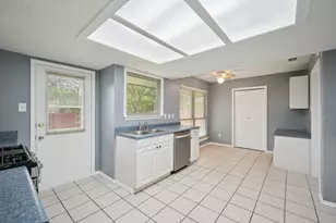 63 Robins Nest Dr, Hickory Creek, TX 75065 - Photo 9