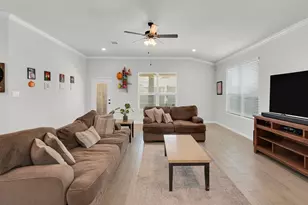 404 Calder St, Waco, TX 76712 - Photo 5