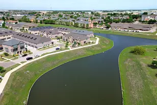 695 Vista Del Lago Dr, Lewisville, TX 75067 - Photo 5