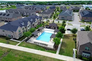 695 Vista Del Lago Dr, Lewisville, TX 75067 - Photo 3