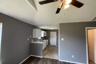 5336 Flamingo Rd, Fort Worth, TX 76119 - Photo 7