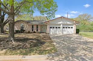 201 Bluebird Cir, Denton, TX 76209 - Photo 1