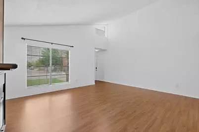 635 Haines Avenue, Dallas, TX 75208 - Photo 9