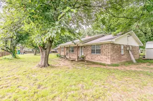 904 Sherman St, Tioga, TX 76271 - Photo 5