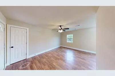 2640 Berryhill Drive, Fort Worth, TX 76105 - Photo 5