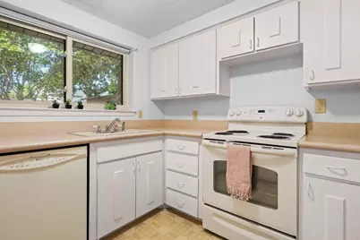 801 Meadowlark Drive, Mansfield, TX 76063 - Photo 9