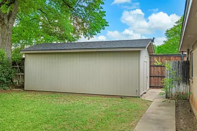 711 Hinsdale Drive, Arlington, TX 76006 - Photo 25