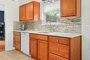 711 Hinsdale Dr, Arlington, TX 76006 - Photo 9