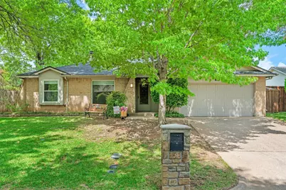 711 Hinsdale Drive, Arlington, TX 76006 - Photo 1