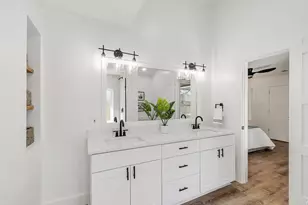 9011 Liptonshire Dr, Dallas, TX 75238 - Photo 23