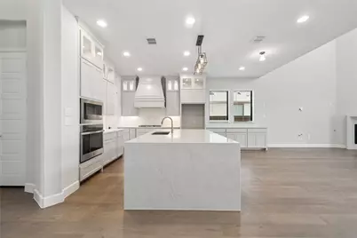 8613 Hawthorn Drive, The Colony, TX 75056 - Photo 7