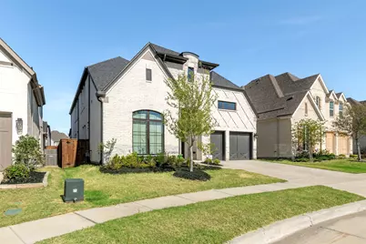 8613 Hawthorn Drive, The Colony, TX 75056 - Photo 3