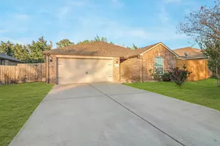 1208 Bluffview Dr, Hutchins, TX 75141 - Photo 1