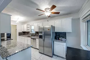 14520 Shoredale Ln, Farmers Branch, TX 75234 - Photo 9