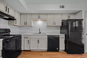 151 E Little Creek Rd, Cedar Hill, TX 75104 - Photo 7