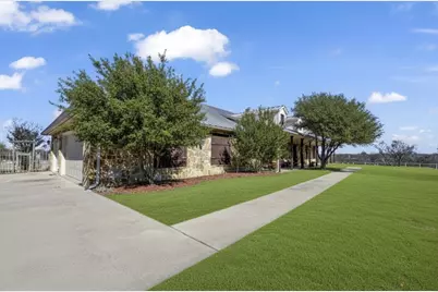 11918 Riek Road, Krum, TX 76249 - Photo 3